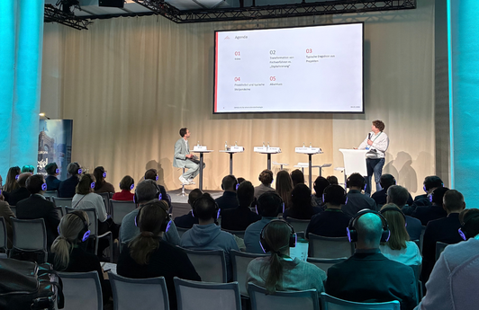 Tobias Belger (IBYKUS AG) bei seinem Vortrag zum Thema „Transformation von Fachverfahren und Organisationen“